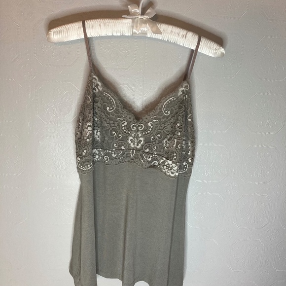 Express Lacy Grey Camisole size Medium - Picture 1 of 8